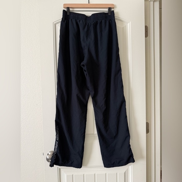 Men’s Black Under Armour Pants - Picture 4 of 6